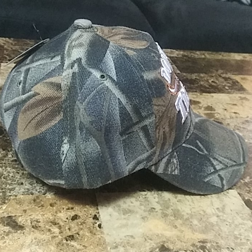 Hat - Picture 2 of 4